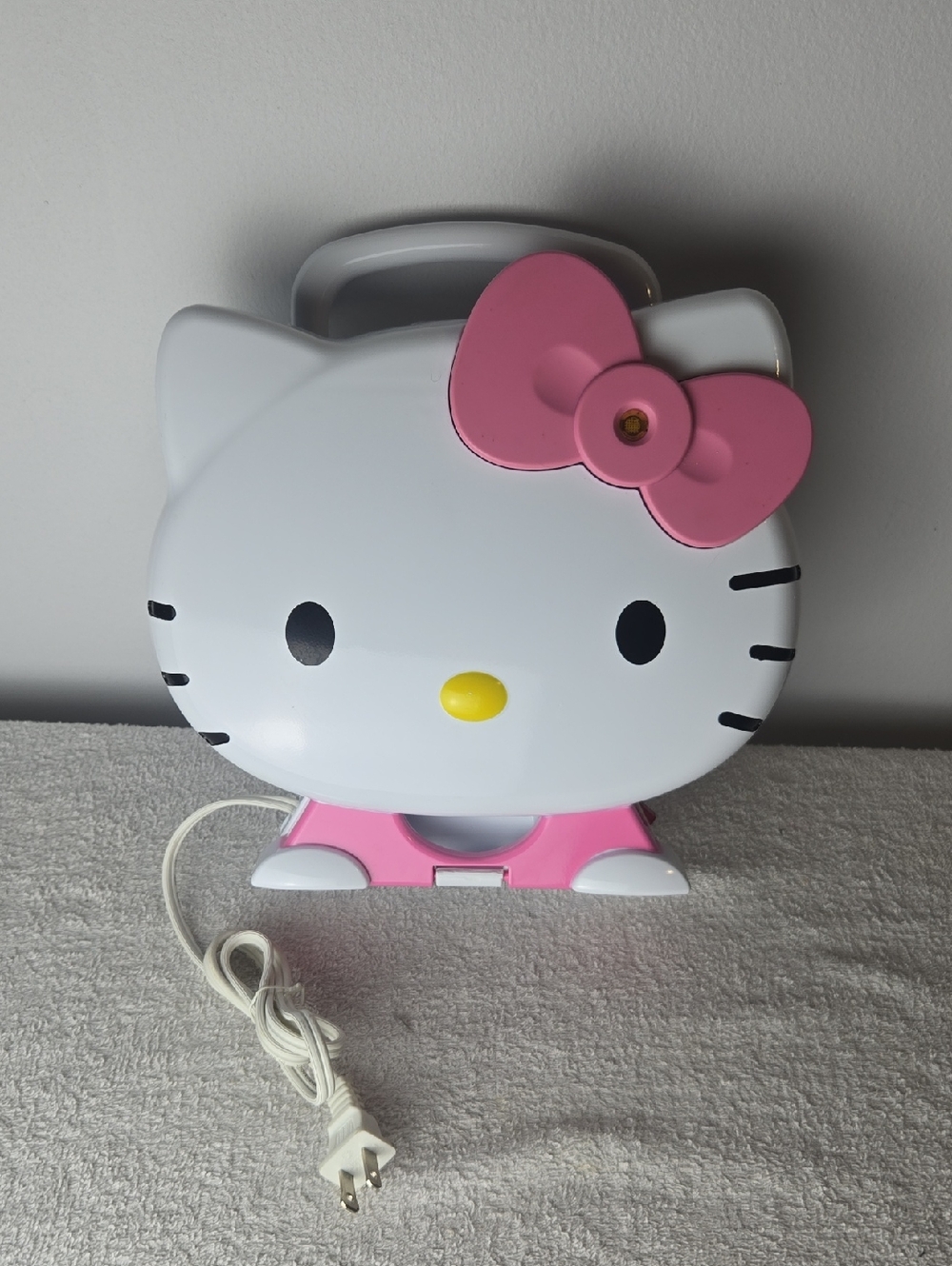 Hello Kitty Cupcake Maker